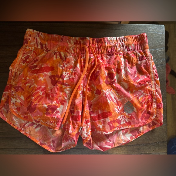 Stio Pants - STIO Vibrant Orange Patterned Women's quick dry Shorts